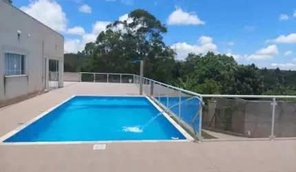 Chácara com 300m2, 6 dormitórios (4  suítes), 4 banheiros, 2 salas, 2 cozinhas, horta, pomar, vaga para 10 carros, Mairinque SP