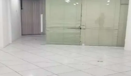 Conjunto Comercial à venda na Sé com 70m² 2 banheiros
