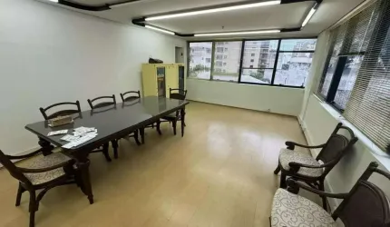 Sala Comercial à venda no Condomínio Edifício Luffico Firenzo na Santa Cecília com 32m² 2 banheiros 1 vaga