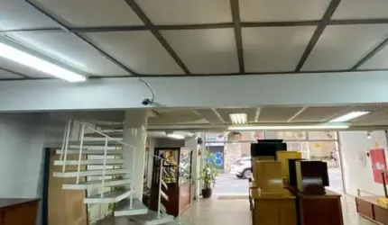 Ponto Comercial à venda na Liberdade com 90m²