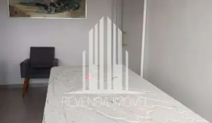 Cobertura à venda em São Paulo-SP, bairro Liberdade: 2 quartos, 1 suíte, 1 sala, 1 banheiro, 66m² de área.