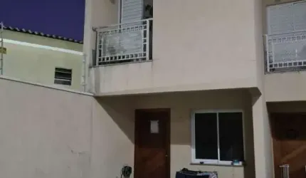 Casa em condomínio à venda na Cidade Líder, São Paulo.
