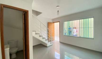 Casa de Condomínio com 60m² - Vila Diva