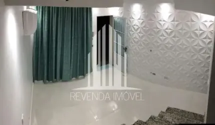 Imperdível! Casa à venda em SP, Vila Bancária Munhoz. 2 quartos, 3 banheiros, 1 vaga de garagem. Confira!