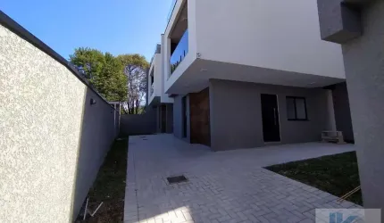 Sobrado para Venda em Curitiba, Uberaba, 3 dormitórios, 2 suítes, 3 banheiros, 2 vagas