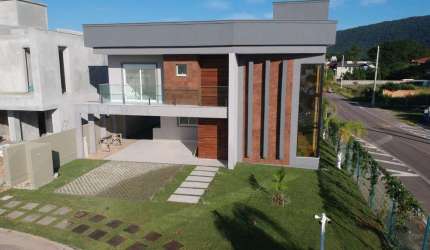 Casa para Venda em Florianópolis, São João do Rio Vermelho, 3 dormitórios, 3 suítes, 1 banheiro, 4 vagas