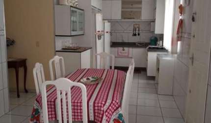 Casa para Temporada em Florianópolis, São João do Rio Vermelho, 2 dormitórios, 1 banheiro, 2 vagas