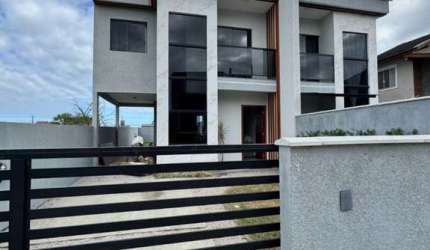 Sobrado para Venda em Florianópolis, São João do Rio Vermelho, 3 dormitórios, 2 suítes, 1 banheiro, 2 vagas