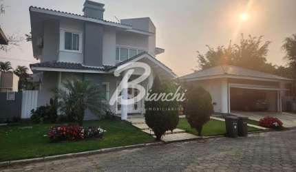 Ampla casa em condomínio fechado, alto padrão, 6 dormitórios (2 suítes + 2 demi suítes), Dom Bosco,