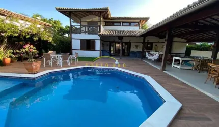 Casa 4 suítes à venda em condomínio fechado em Praia do Forte! Localização privilegiada! Próximo a