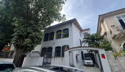Casa comercial à venda nos Barris!Excelente opção para todo tipo de comercio em bairro central de S