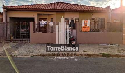 Casa com 4 dormitórios à venda em Uvaranas