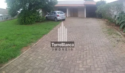 Casa com 2 dormitórios e terreno com 712m2 à venda