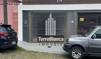 Sobrado Novo na Nova Rússia – 2 Quartos, Varanda e 1 Vaga de Garagem!