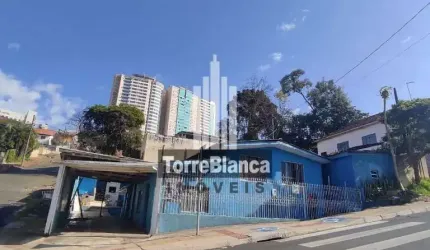casa de esquina com 11 quartos em Olarias