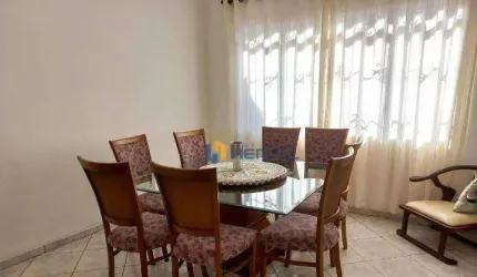 Casa com 3 quartos à venda, 181 m² por R$ 851.000 - Zona 06 - Maringá/PR