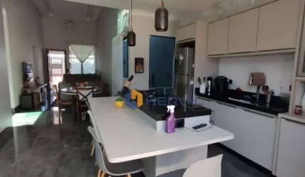 Casa com 3 quartos à venda, 136 m² por R$ 870.000 - Bom Jardim - Maringá/PR