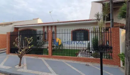 Casa com 3 quartos à venda, 210 m² por R$ 895.000 - Jardim América - Maringá/PR