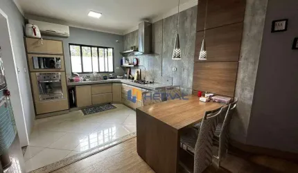 Casa em condomínio com 3 quartos à venda, 210 m² por R$ 1.490.000 - Vila Morangueira - Maringá/PR