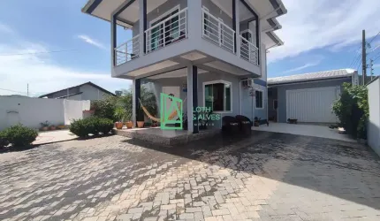 Casa à venda localizada no Gravatá, NAVEGANTES - SC, a 960 metros da praia.
