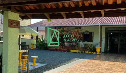 Casa averbada sem detalhes a 150 metros do mar em Barra Velha