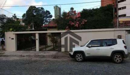 Casa de 330m² à venda, com 4 Quartos e 6 Salas, localizada no Poço, Recife - Pernambuco.