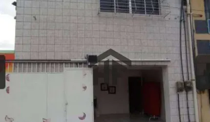 Casa com 5 Quartos, localizada no Monteiro - Recife/PE. À Venda