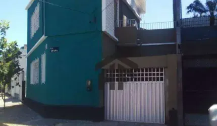 Casa de 331m² à venda, com 4 quartos, localizada na Encruzilhada, Recife - Pernambuco.