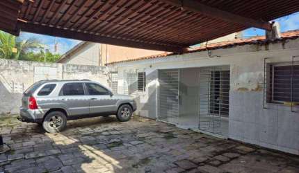 Casa Residencial ou Comercial de 300m² para alugar, com 3 quartos (1 suíte), localizada em Candeias, Jaboatão dos Guararapes - Pernambuco.