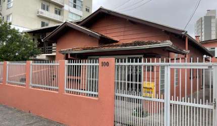 Casa com 3 quartos à venda na Rua Duque de Caxias, 100, Vila Operária, Itajaí por R$ 1.600.000