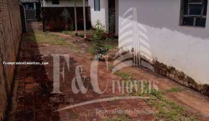 Casa para Venda em Iracemápolis, Centro, 2 dormitórios, 1 banheiro, 2 vagas