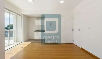 Studio com sacada no Rebouças