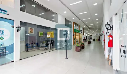 Loja comercial duplex com 50m² na galeria do Green Center &#8211; Centro