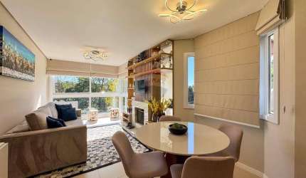 Apartamento alto padrão apenas 5 minutos da rua Coberta,totalmente mobiliado e decorado à venda no centro de Gramado