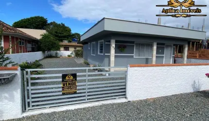 Casa com 02 Quartos na Meia Praia, amplo terreno