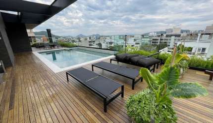 Apartamento Duplex Luxo uma quadra da praia de Jurerê