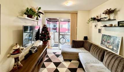 Apartamento de 2 quartos sendo 1 suíte na Trindade