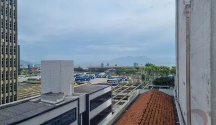 PRÉDIO Á VENDA