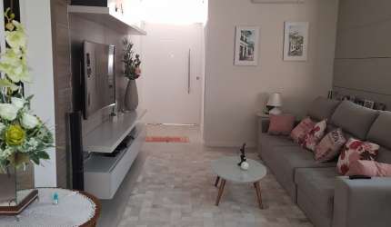 CASA FLORIANÓPOLIS - PRÓXIMO AO COLÉGIO JARDIM ANCHIETA