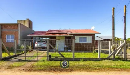 Casa 2 dormitórios venda Torres RS Vila São João