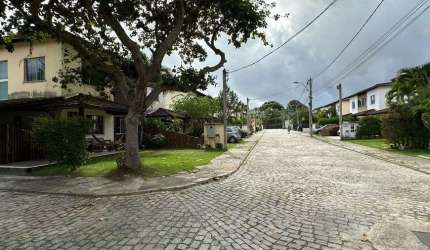 Casa a venda com 107m2, com 4 quartos e terreno de 221m2 em Abrantes- Camaçari/Bahia