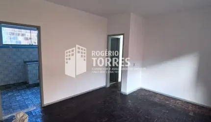 Apartamento a venda de 2/4 com varanda na Liberdade