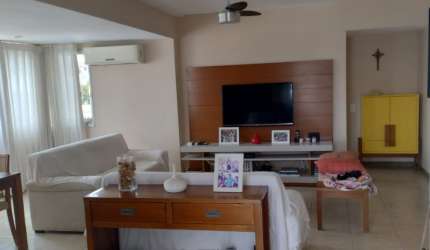 Cód. 311 Rio Vermelho Cobertura 3/4 sendo 2 suítes Vista Mar e 2 Vagas