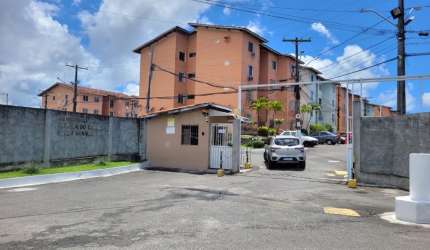 Cód. 003 Cabula 2/4 em Condomínio Fechado 1º Andar