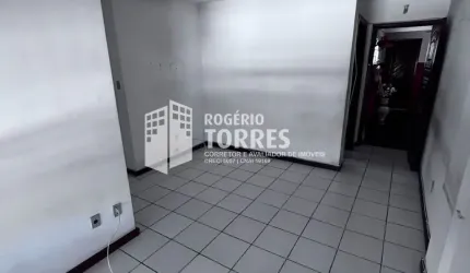 Apartamento a venda de 2/4 com varanda, nascente e 1 garagem na Av. Dorival Caymmi em ITAPOÃ