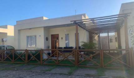 Cód. 566 Abrantes Casa 2/4 com suíte e Piscina Privativa
