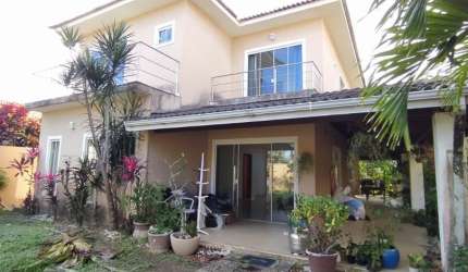 Casa disponível para locação e venda em condomínio Buraquinho