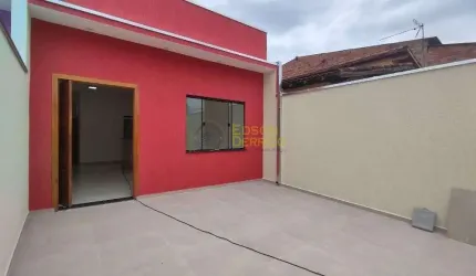 Casa com 2 dormitórios à venda, 69 m² por R$ 330.000 - Mombaça - Pindamonhangaba/SP