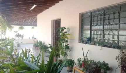 Casa com 3 dormitórios à venda, 455 m² por R$ 650.000,00 - Vila Suiça - Pindamonhangaba/SP