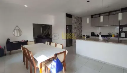Sobrado com 2 dormitórios à venda, 209 m² por R$ 780.000 - Vila Suiça - Pindamonhangaba/SP